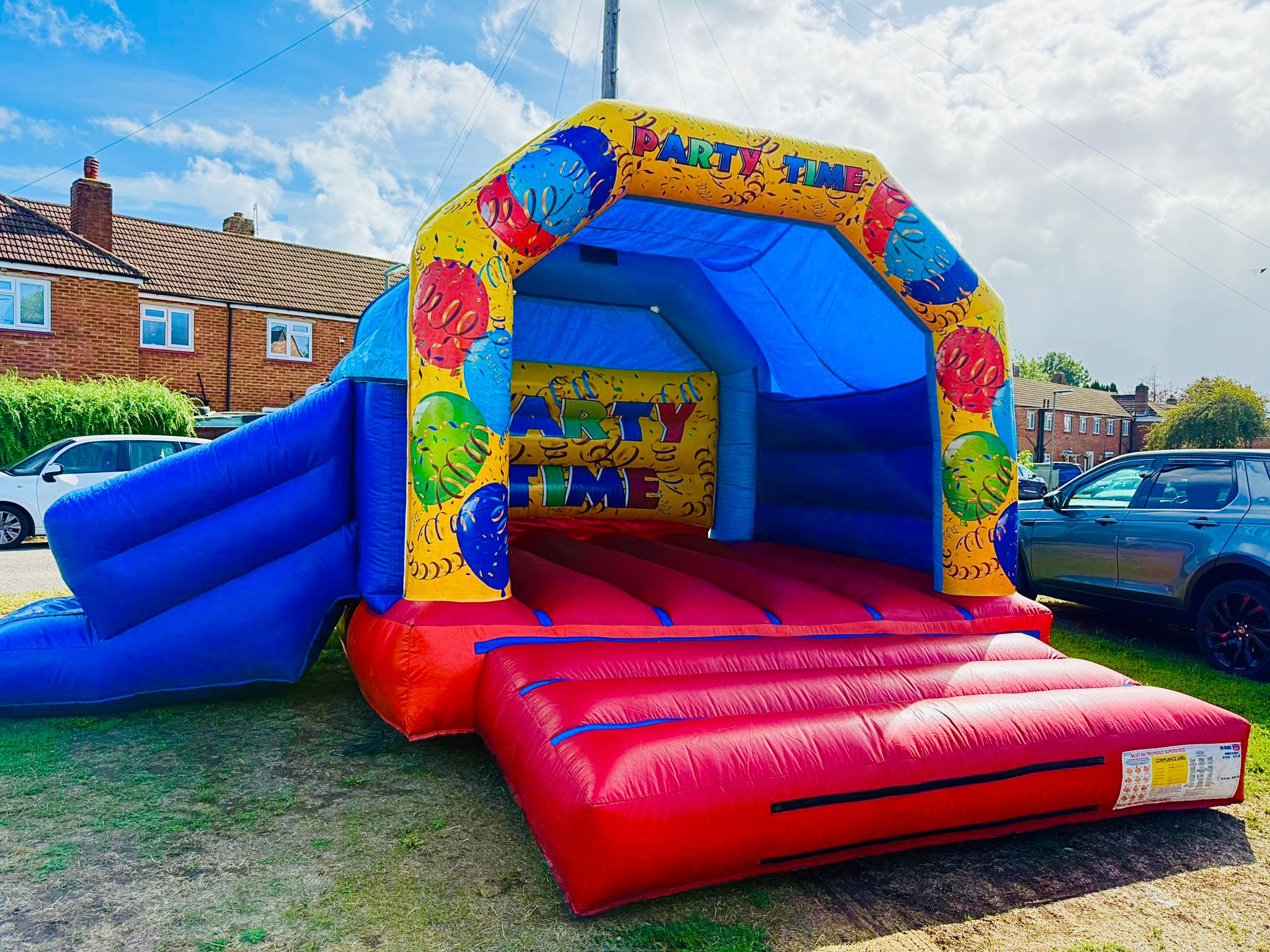 Combo castle with slide